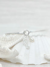 Load image into Gallery viewer, mattapoisett seahorse bangle silver