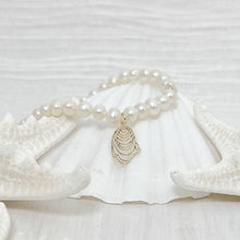 Load image into Gallery viewer, narragansett pearl and oyster stretch bracelet gold